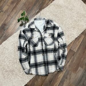 Aeropostale Small Oversized Cream Black Plaid Button-Up Flannel Shacket Jacket